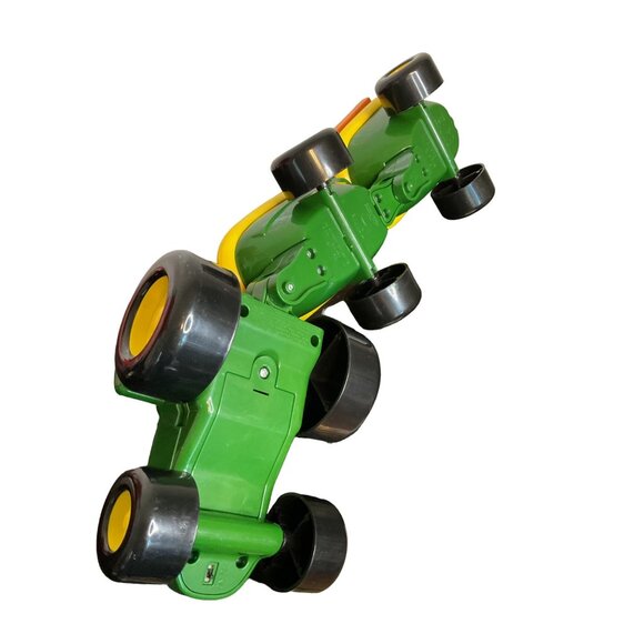 John Deere Old MacDonald Push Tractor with Farmer and Animals Musical - Picture 6 of 6